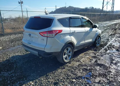 2015 Ford Escape Se z USA, uszkodzony, nr VIN 1FMCU9GX0FUA75836
